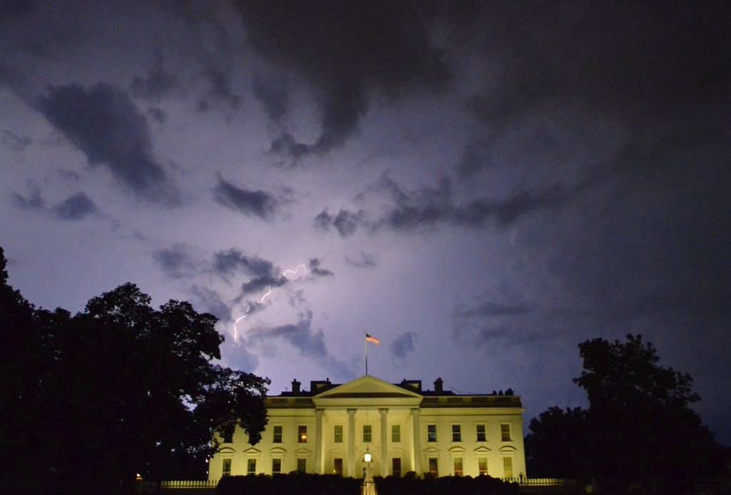 Sethi-Amanjeev_Stormy_Night_in_Washington_DC,_Whitehouse